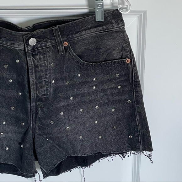 Levi’s Black Button Fly Studded Wedgie Fit Jean Shorts - 35668 - Picture 5 of 13